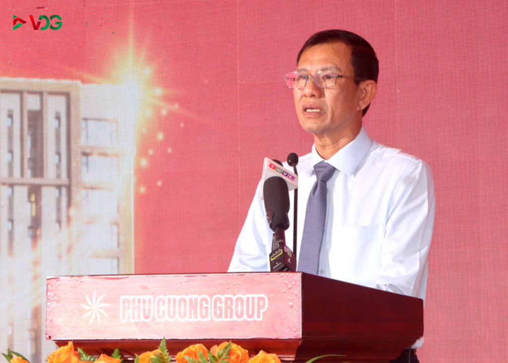 Ông Đặng Văn Chính - Ủy viên Ban Thường vụ Tỉnh ủy, Phó Chủ tịch Thường trực UBND tỉnh phát biểu tại lễ khởi công